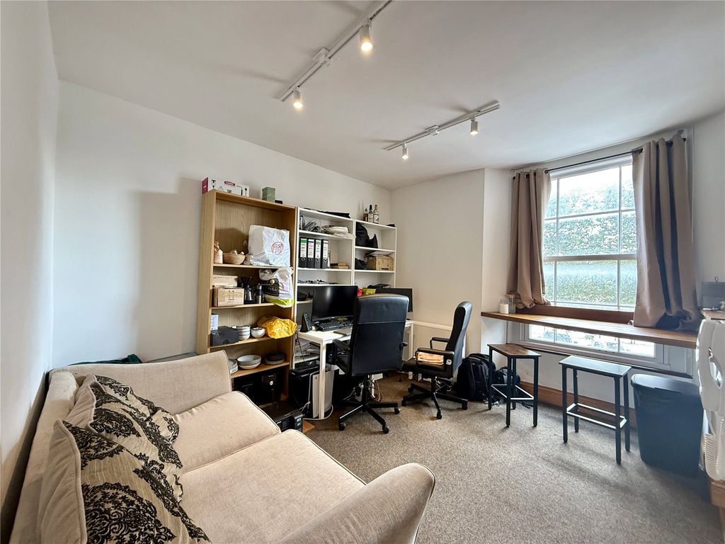 Property photo 2 of 13 Picture No. 09