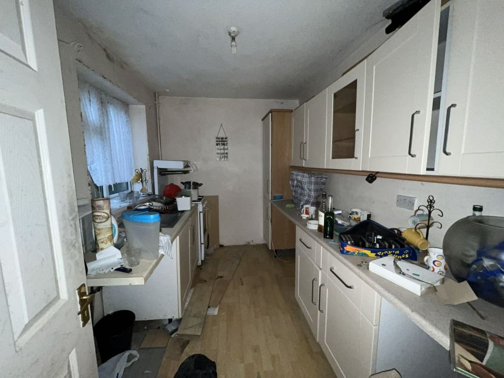 Property photo 3 of 5