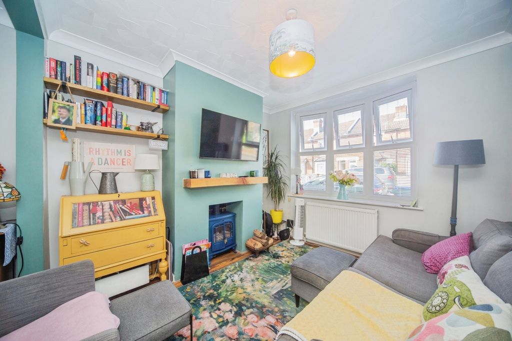Property photo 3 of 15 Pbox-Img.Jpg