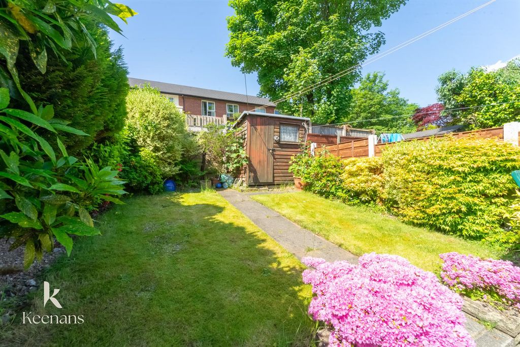 Property photo 2 of 15 Lever St -13.Jpg