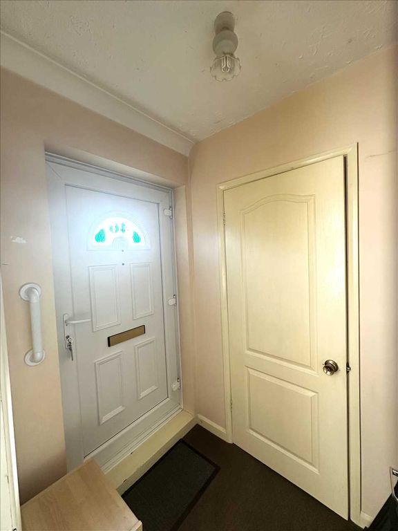 Property photo 2 of 17 Ground Floor