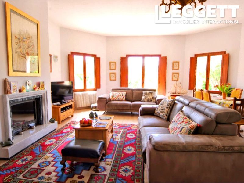 Property photo 2 of 10