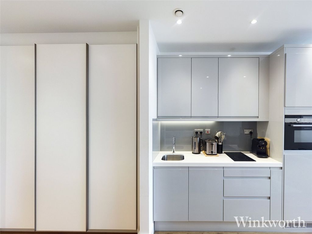 Property photo 2 of 9 Picture No. 10