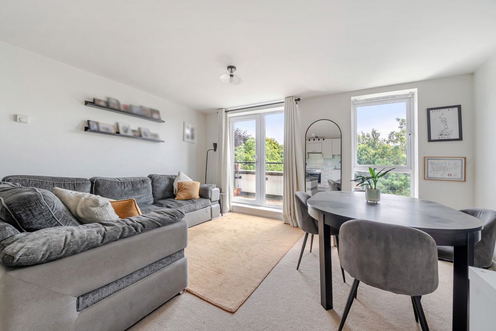 Property photo 2 of 9 1487567-8-6A5A224...