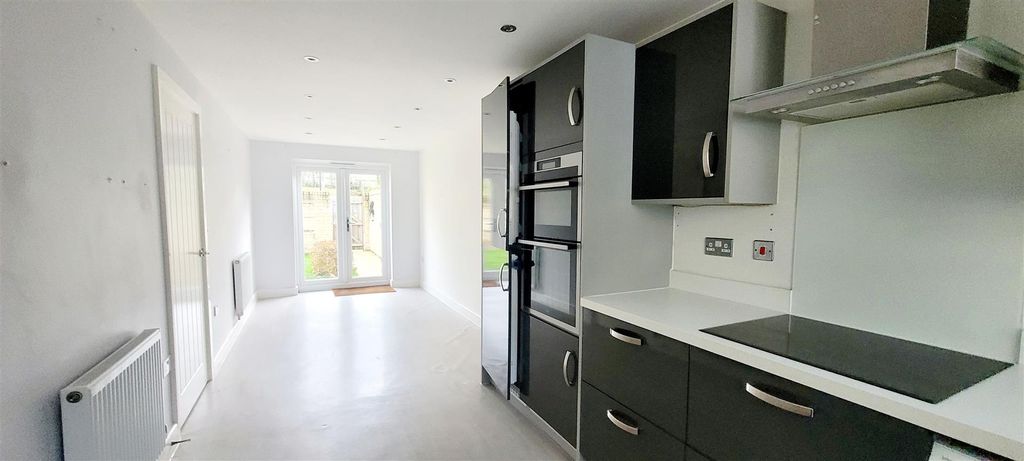 Property photo 3 of 16 20251113_143342.Jpg