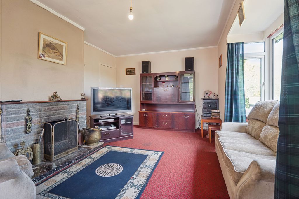 Property photo 3 of 44
