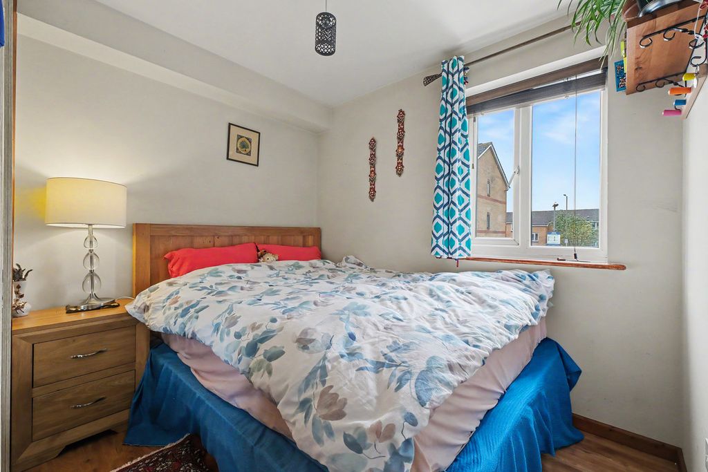 Property photo 3 of 12