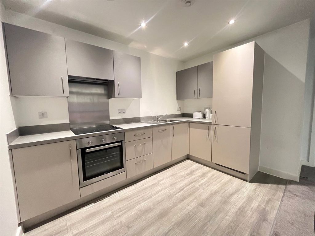 Property photo 3 of 7 Kitchen