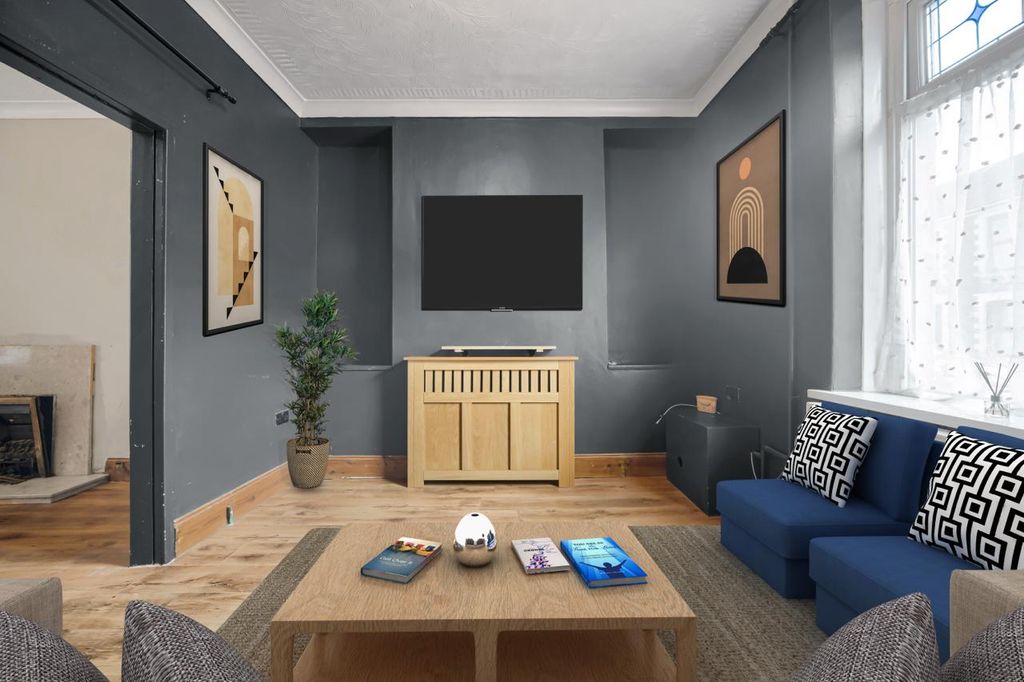 Property photo 3 of 32