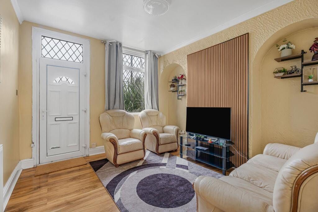Property photo 2 of 14