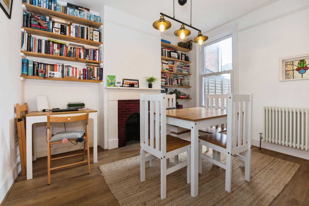 Property photo 3 of 17