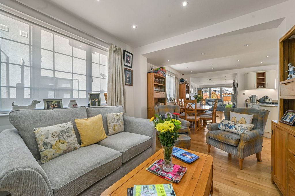 Property photo 2 of 14