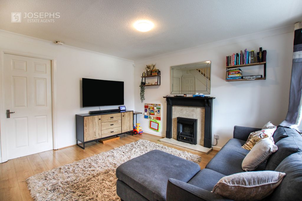 Property photo 2 of 15