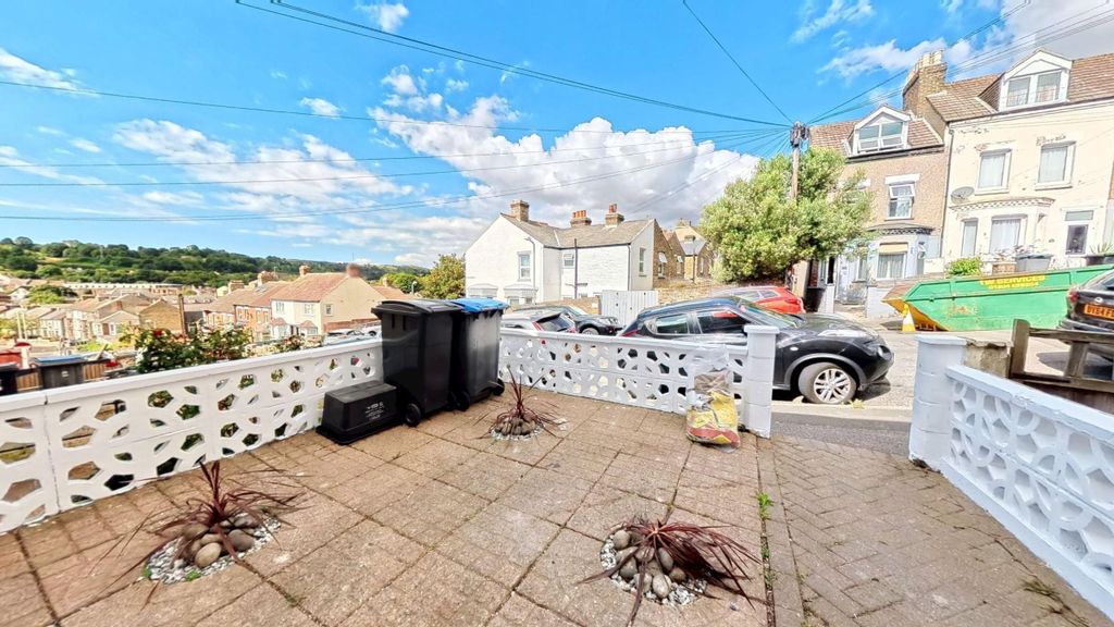 Property photo 3 of 29