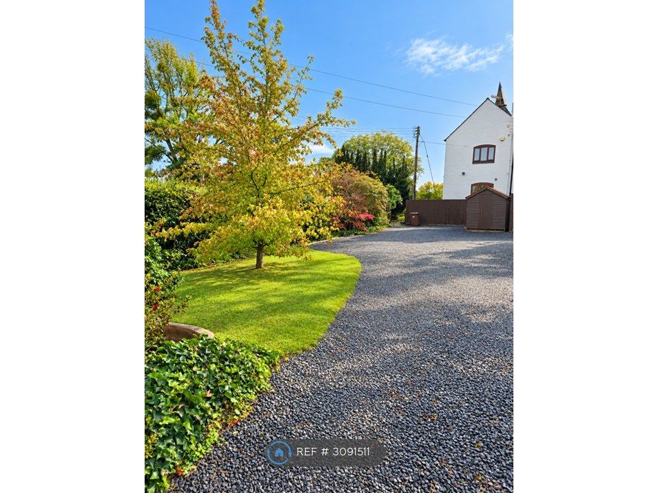 Property photo 2 of 16 Driveway