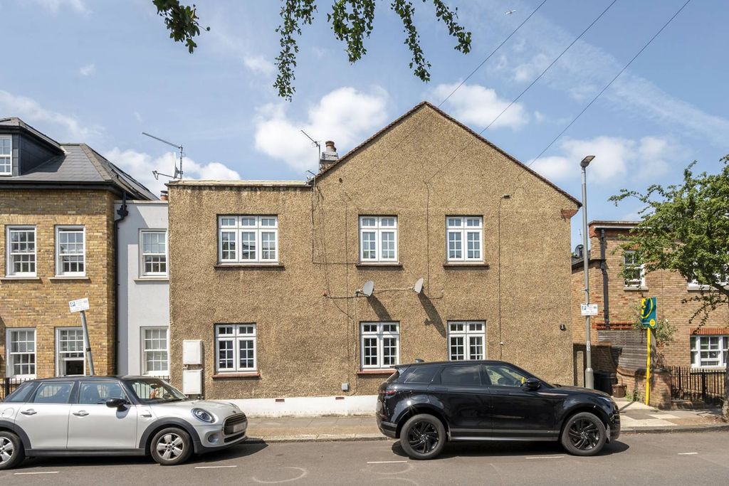 Property photo 1 of 7