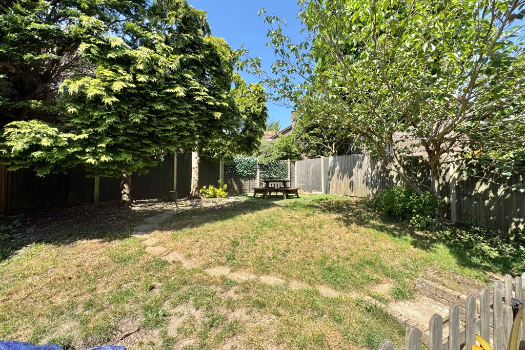 Property photo 3 of 13 Garden