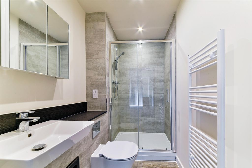 Property photo 3 of 12 Image