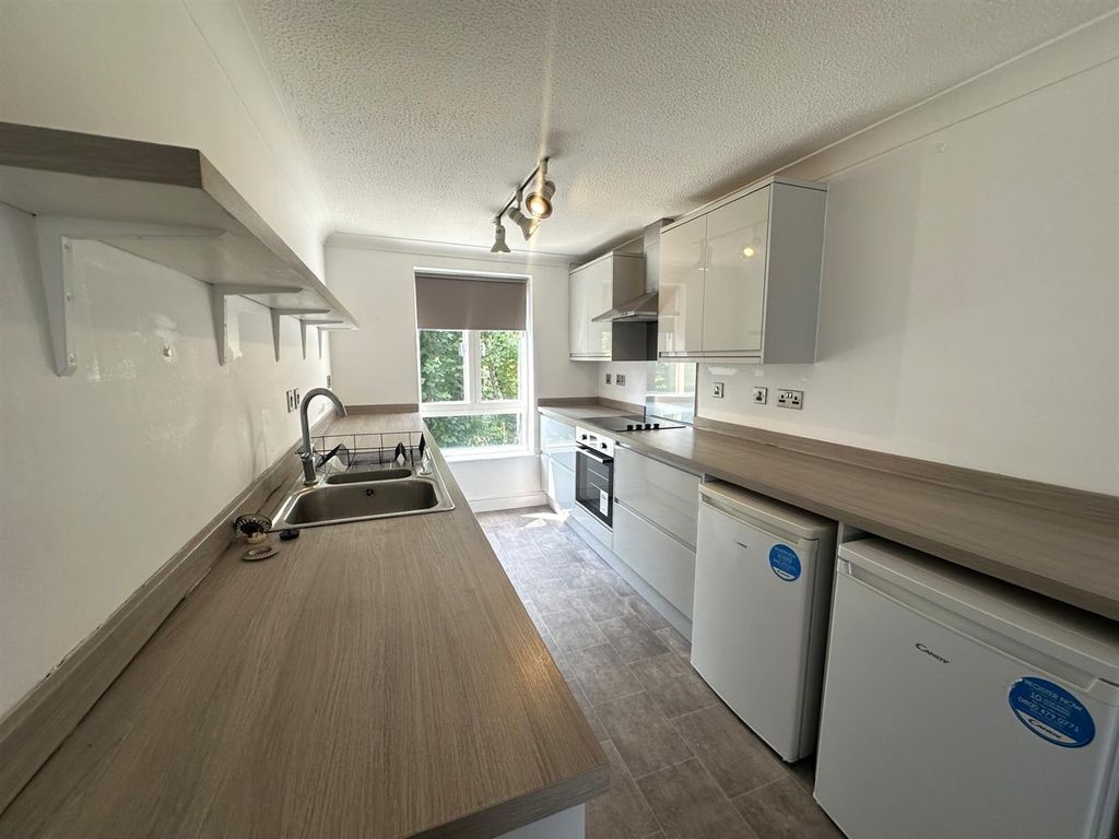 Property photo 3 of 13 Kitchen.Jpg