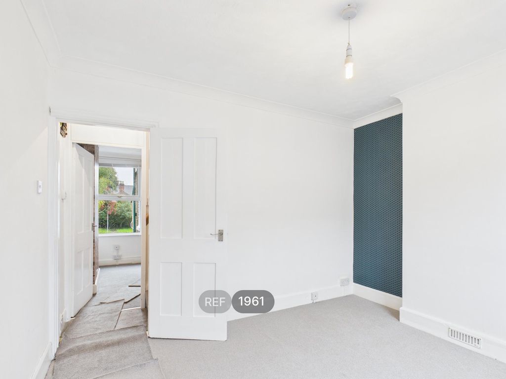 Property photo 3 of 18 Living Room