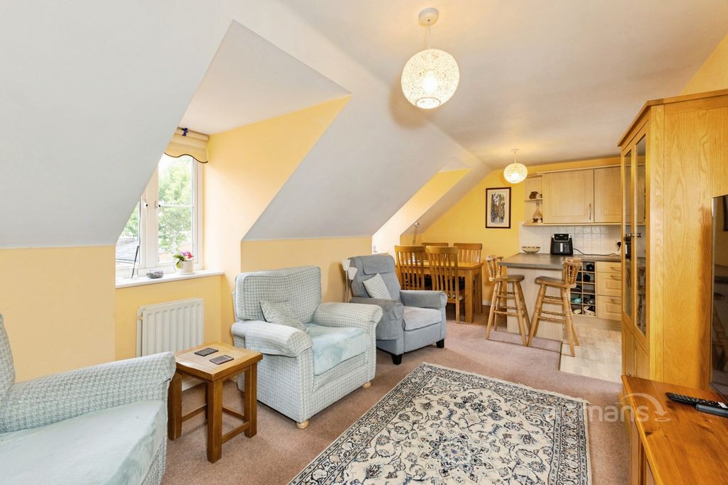 Property photo 3 of 17 Pbox-Img.Jpg