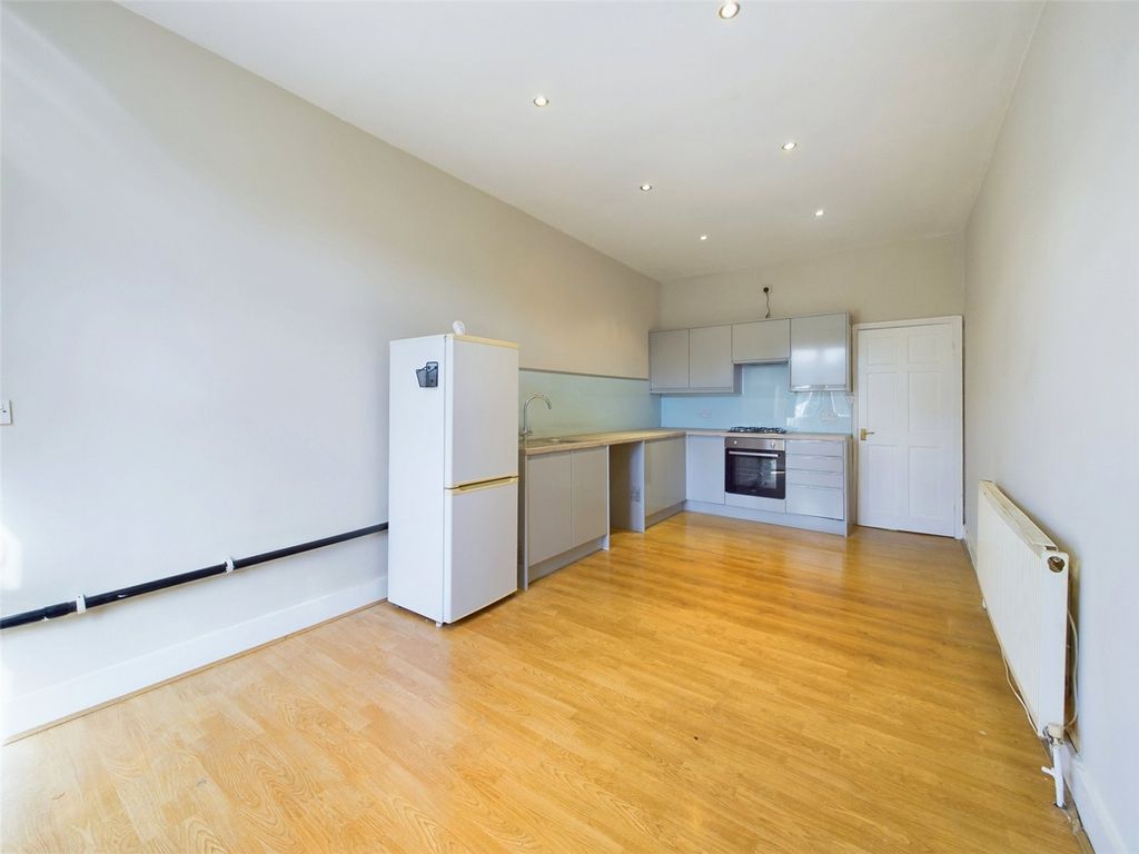 Property photo 3 of 12 Picture No. 05