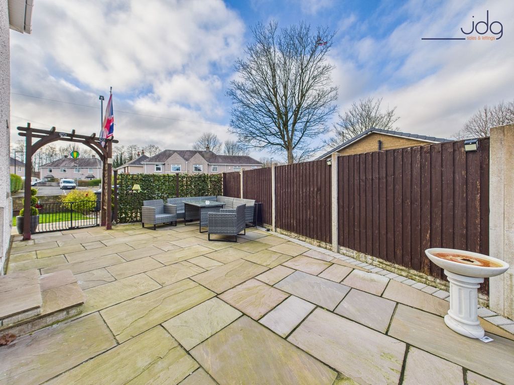 Property photo 2 of 16 Side Garden