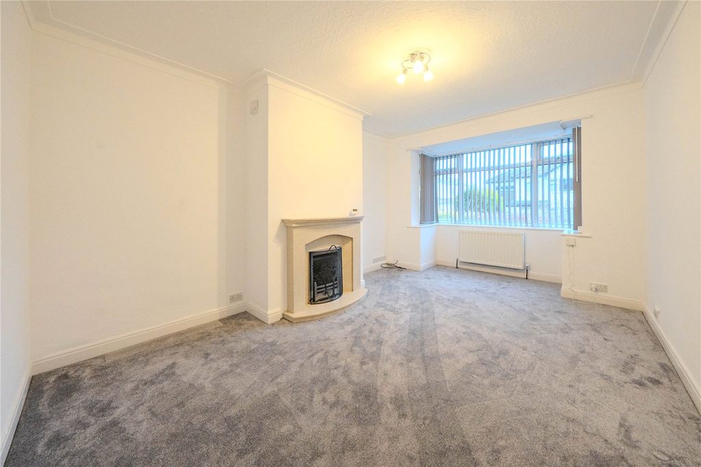 Property photo 2 of 14 Lounge