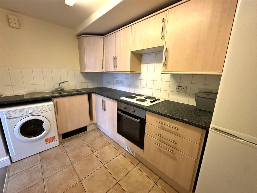 Property photo 2 of 7 Kitchen.Jpg