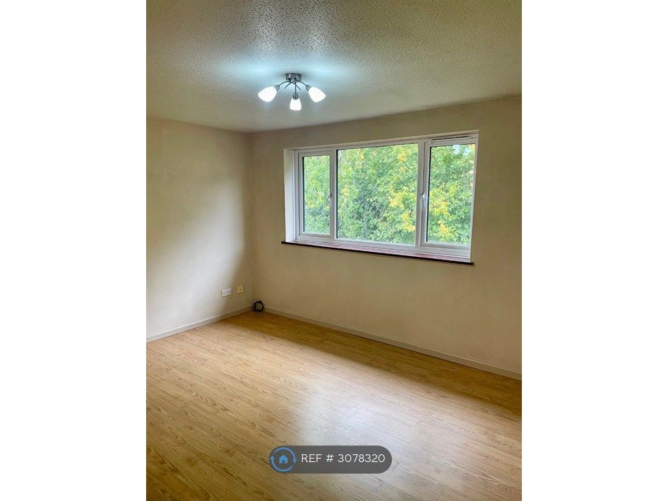 Property photo 1 of 5 Living Area
