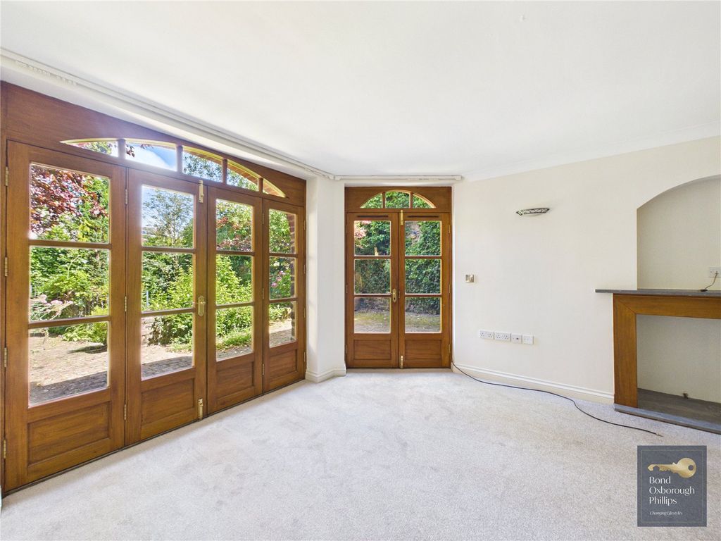Property photo 3 of 27 Picture No. 12