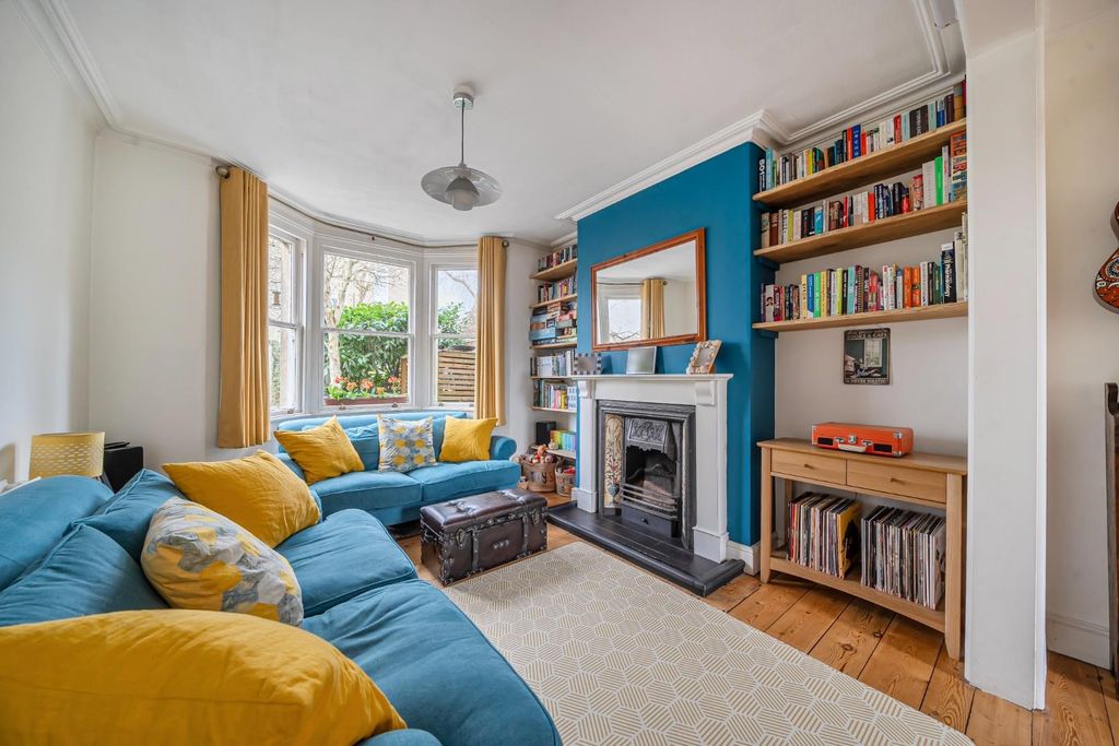 Property photo 3 of 21 Living Room.Jpg