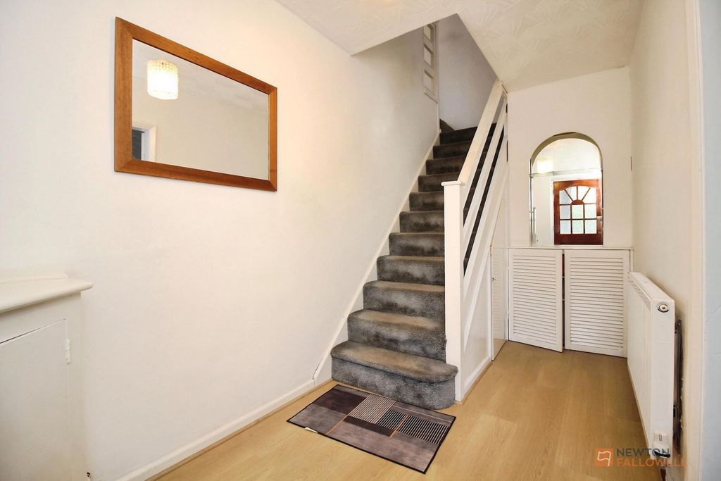 Property photo 2 of 27
