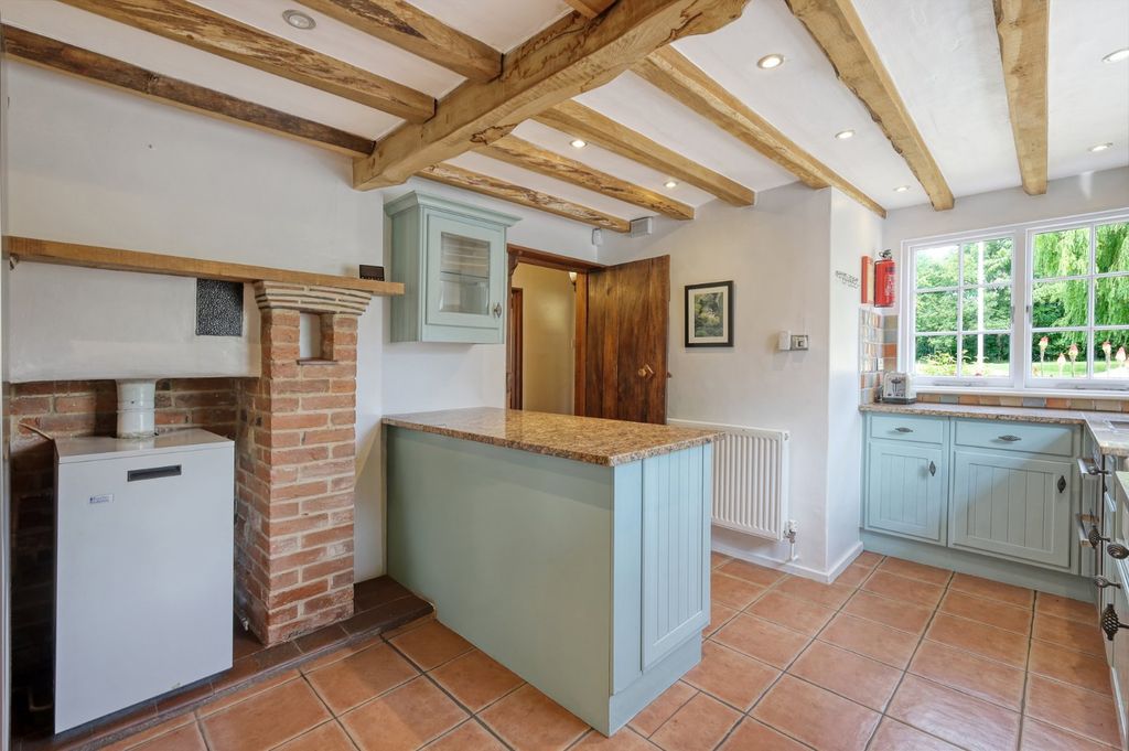 Property photo 3 of 12 Kitchen