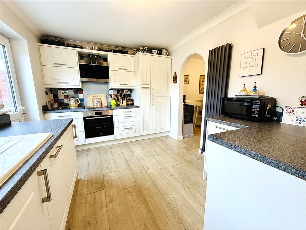 Property photo 2 of 26 Kitchen