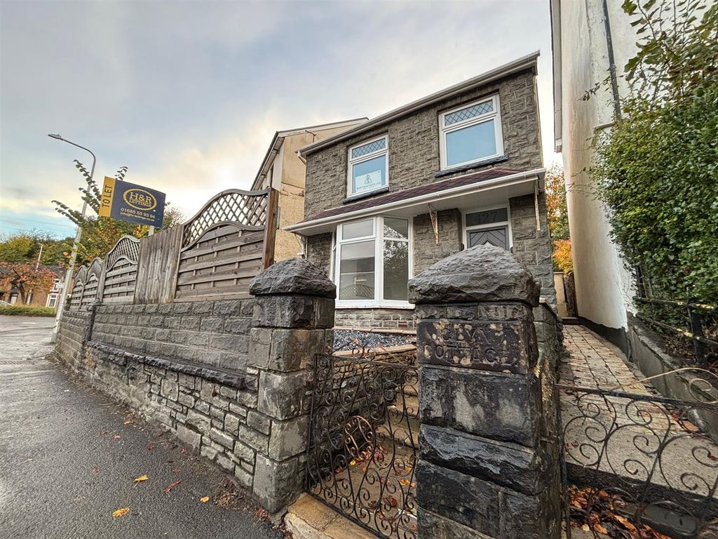 Property photo 1 of 33 427 Cardiff Rd (31).Jpeg