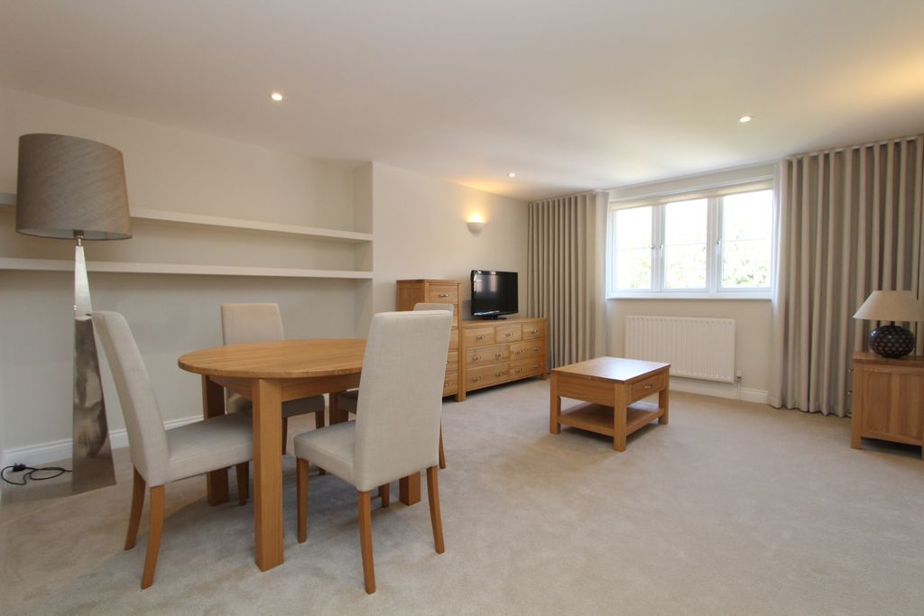 Property photo 2 of 8 Photo 02