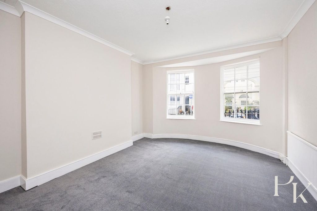 Property photo 2 of 18 Waterloo Street, 46, Flat 1-008.Jpg