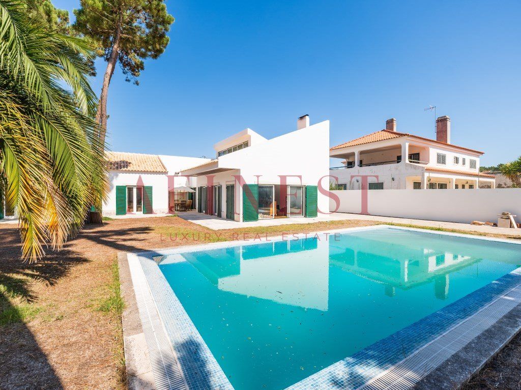 Property photo 1 of 44 4 Bedroom Villa In Verdizela With 1,046 M² Of Land And Swimming Pool