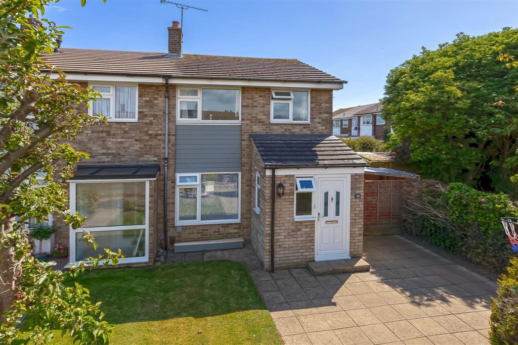 Property photo 1 of 13 Galsworthy Close_17.Jpg