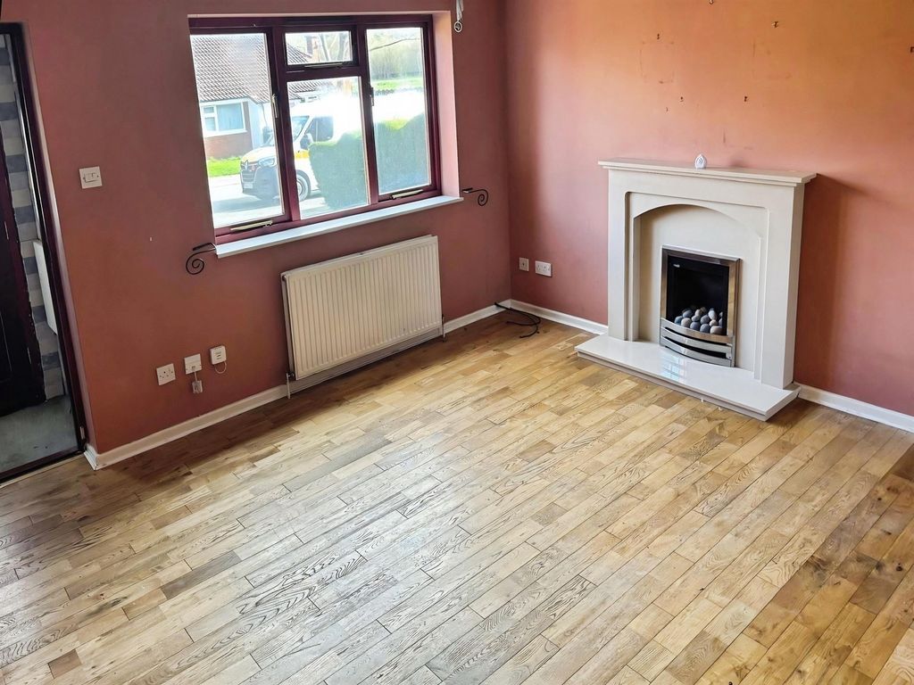Property photo 2 of 3