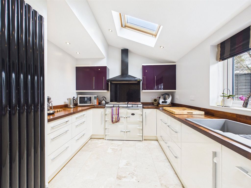 Property photo 3 of 28 Picture No. 15