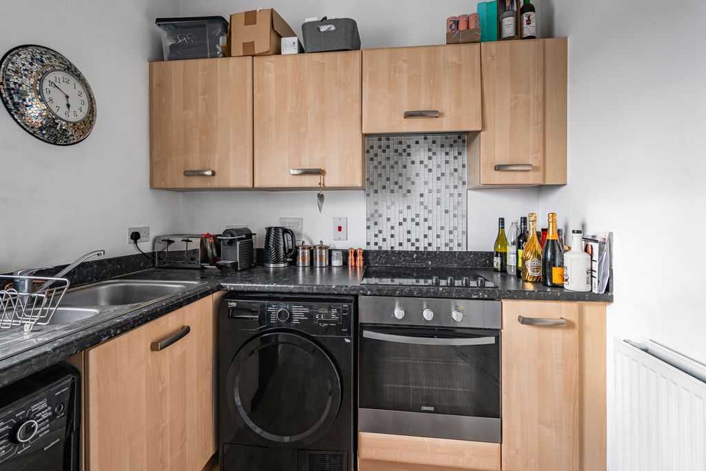 Property photo 3 of 15 2_76713