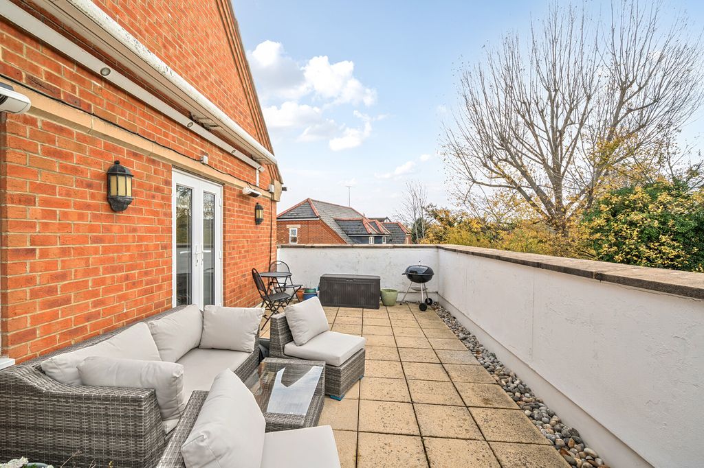 Property photo 3 of 12