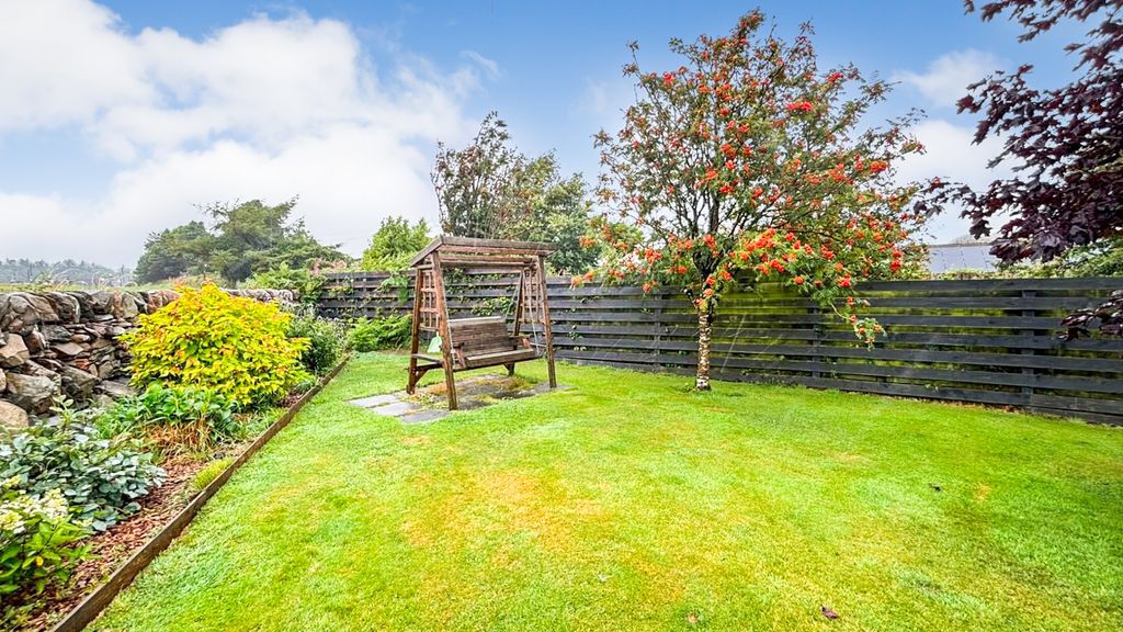 Property photo 2 of 15 Garden