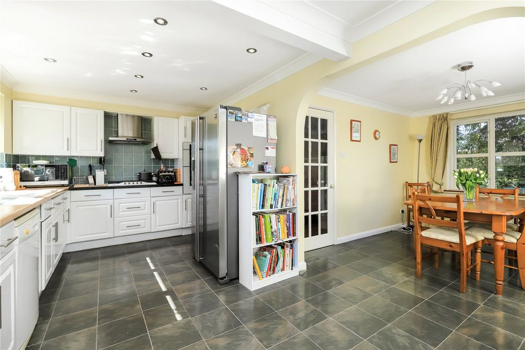 Property photo 2 of 15 Picture No. 13