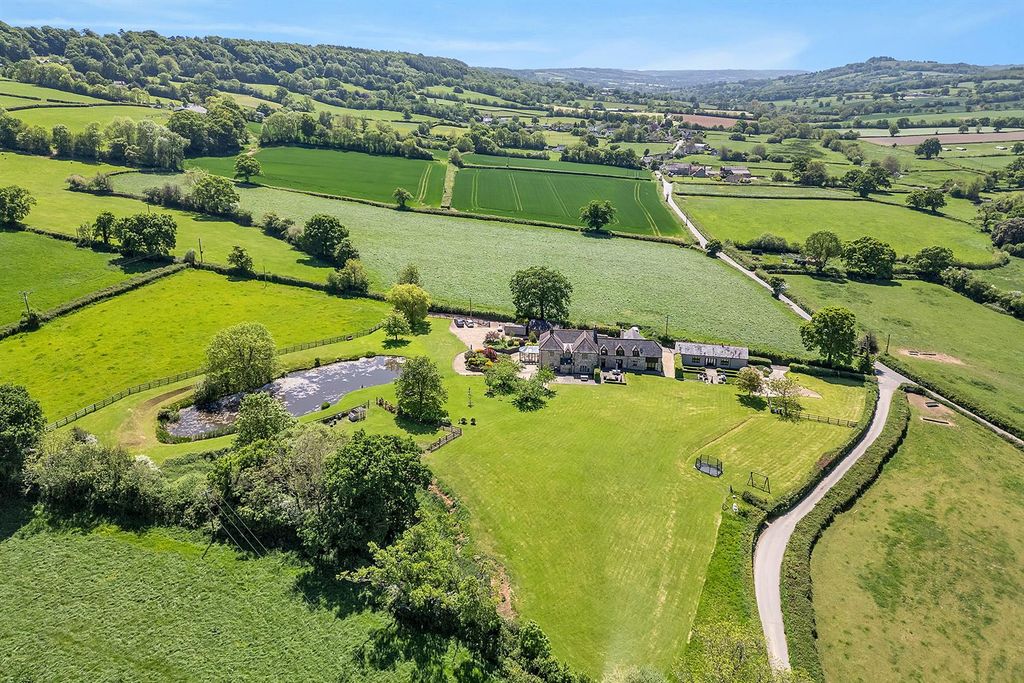 Property photo 2 of 31 Bidwell Farm Aerial