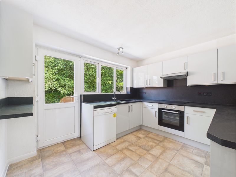 Property photo 2 of 17 Kitchen