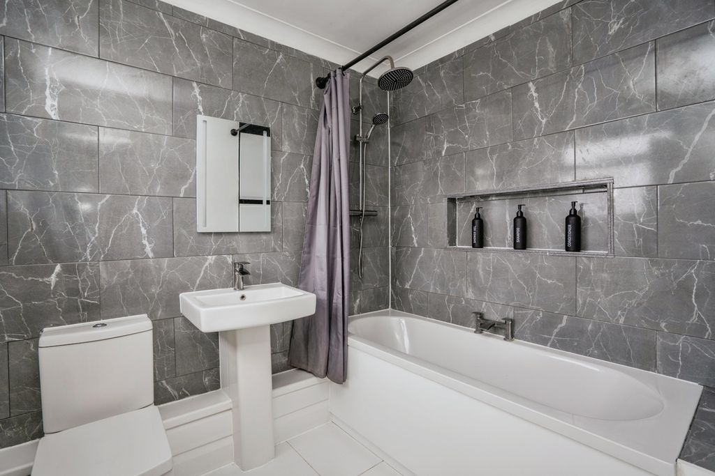 Property photo 3 of 20 Pbox-Img.Jpg