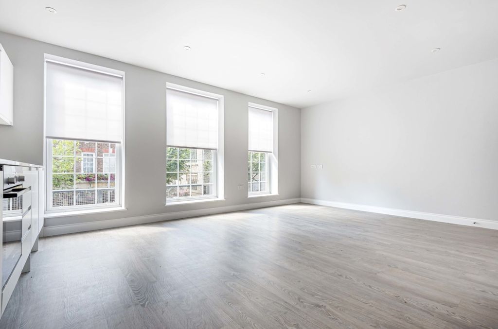 Property photo 1 of 7 632282 (1)